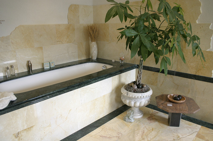 Natuursteen badkamer