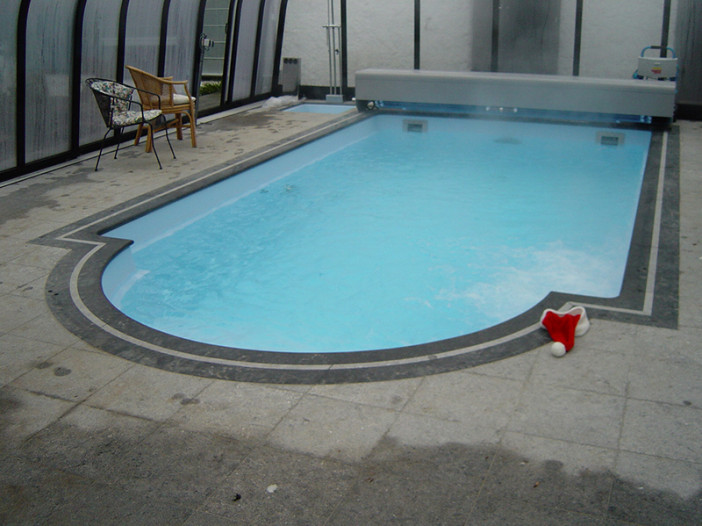 zwembadvloer van belgisch hardsteen ijbloem effect
